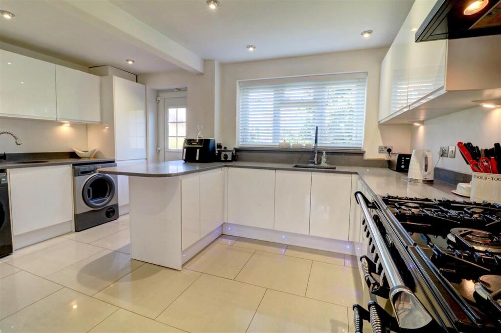 House in North Warwickshire, Coleshill - More