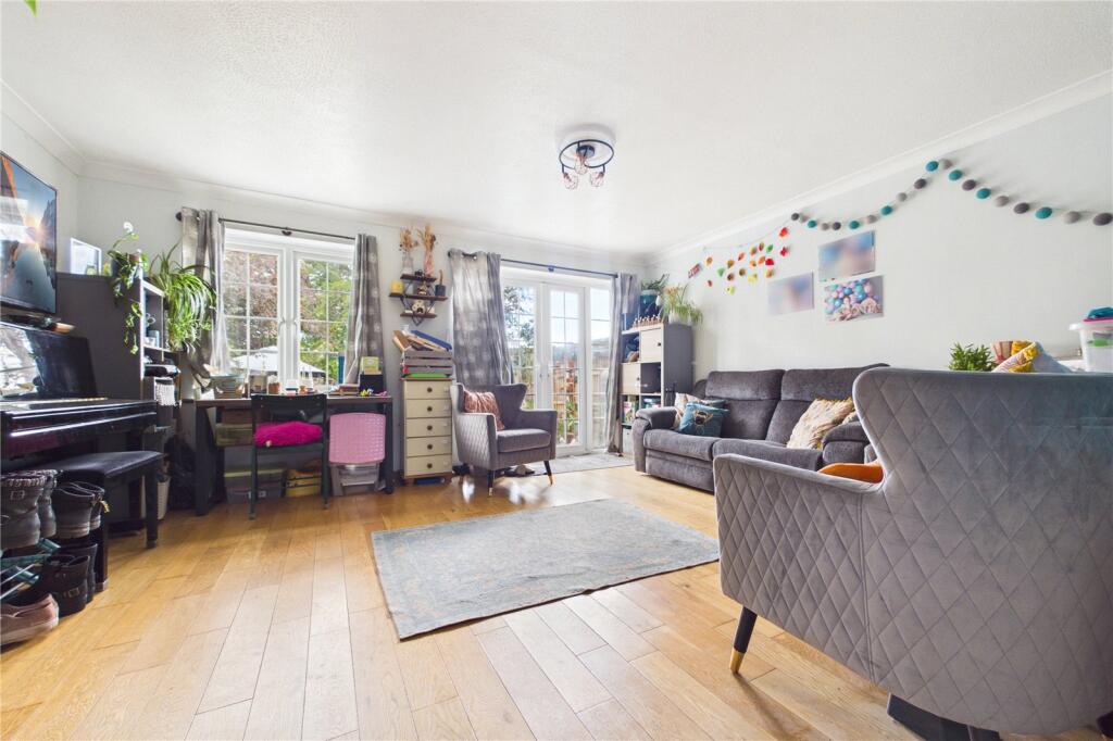 House in Reading, Tilehurst - View 5