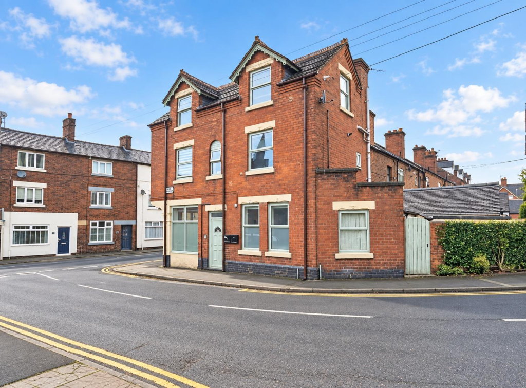House in Stoke-on-Trent - View 2