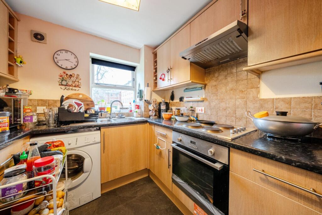 Massingberd Way, Tooting Bec, London, SW17 photo 2
