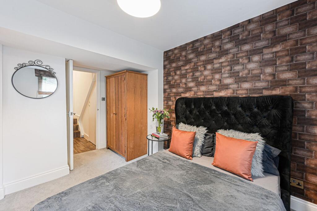 Apartment in London - More