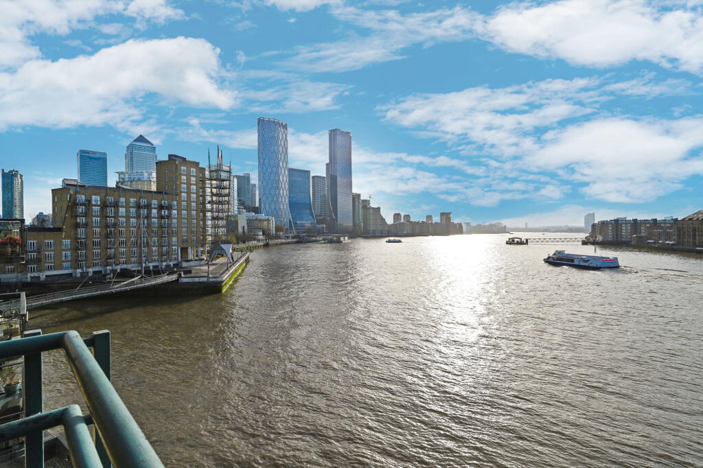 2 bedroom penthouse for rent