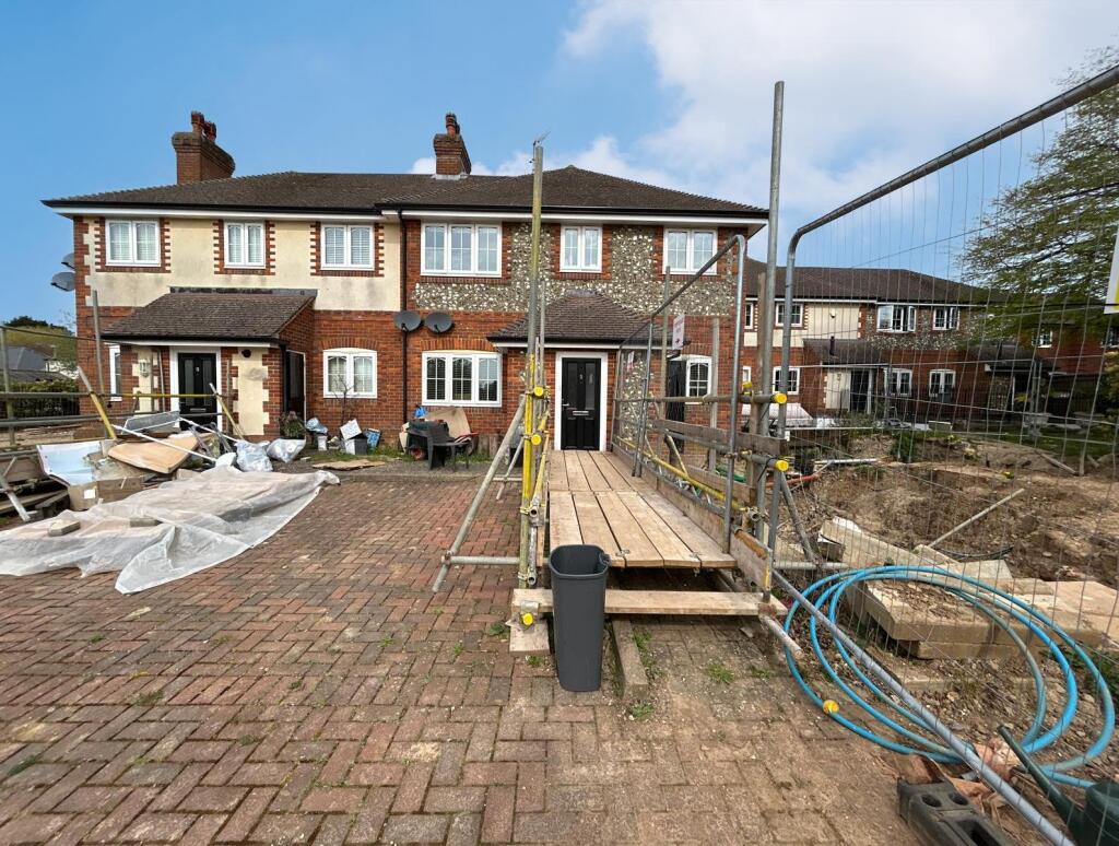 Main image of property: 5 Paddock Gate and Parking Space, North Street, Windsor, Berkshire, SL4