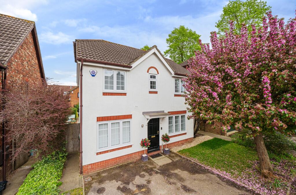 Main image of property: Hemmings Close Sidcup DA14