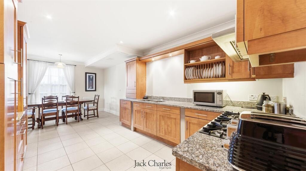 Apartment in Tonbridge and Malling, Platt - View 3