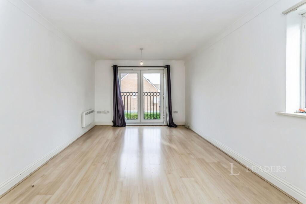 Apartment in Croydon - More