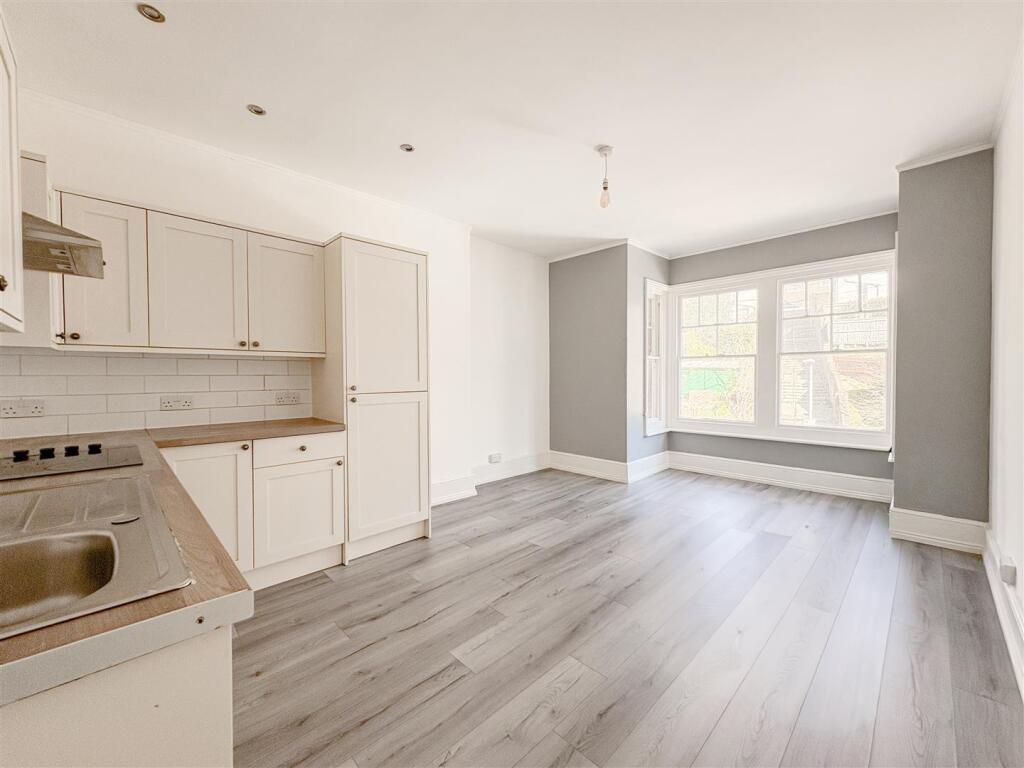 Apartment in Tonbridge - More