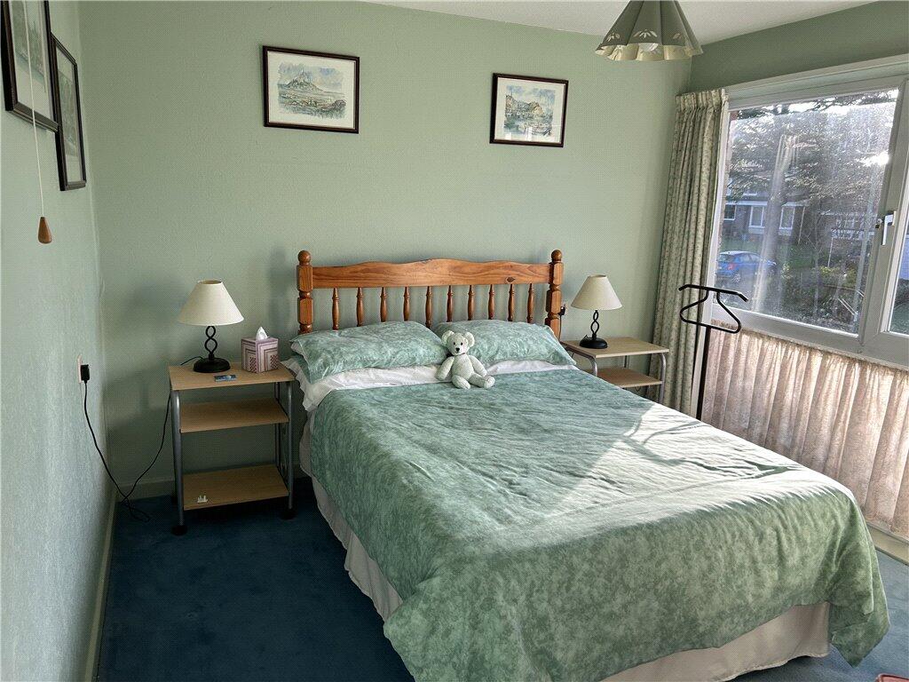 St Pauls Road, Sarisbury Green, Southampton photo 3