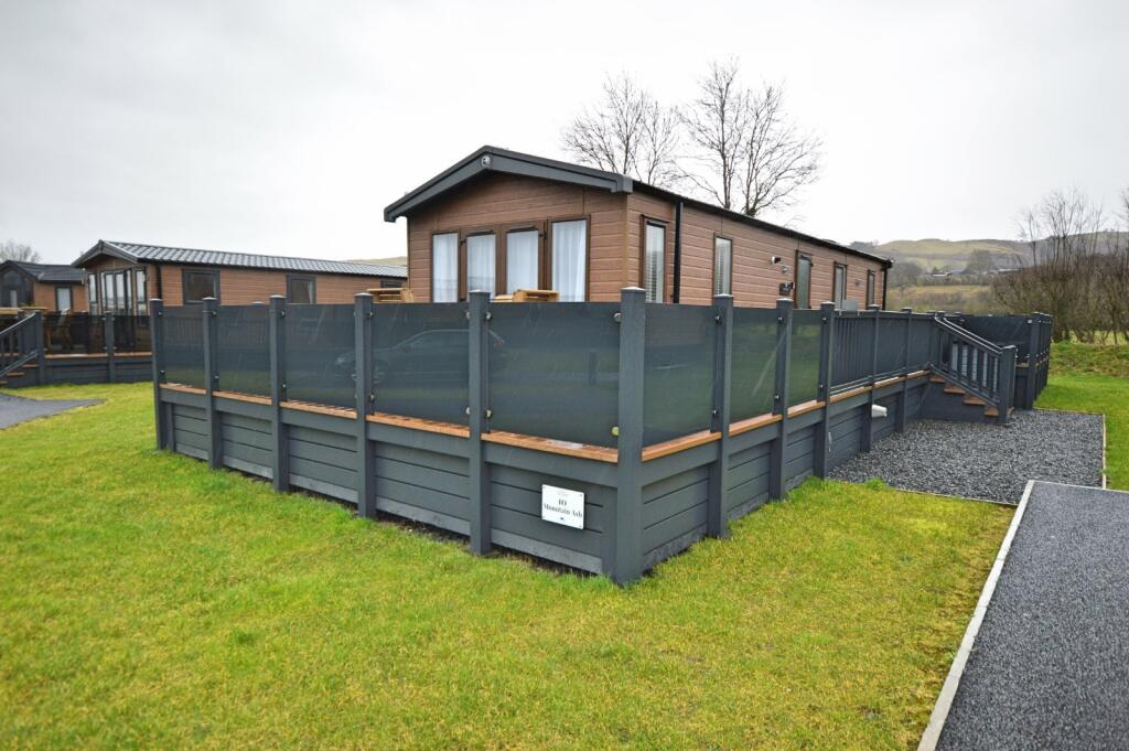 2-bed caravan on The Laurels, Maesmawr Farm Resort, Caersws, Powys, SY17, £125,950