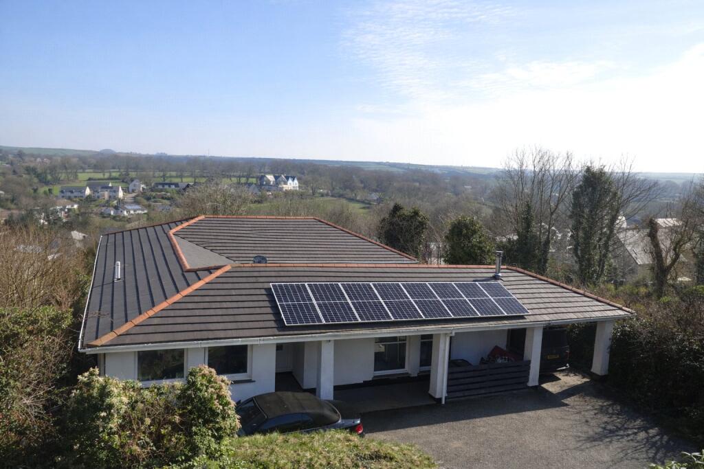 7-bed detached on Dark Lane, Camelford, Cornwall, PL32, £575,000