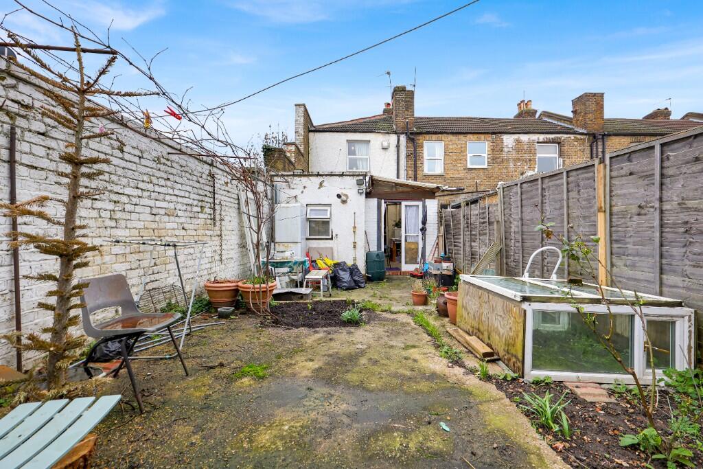 Tramway Avenue, London, N9 photo 3