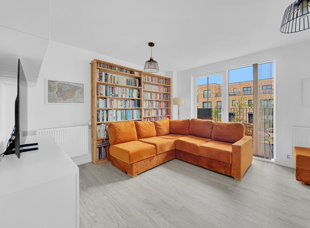 Apartment in Cambridge, Trumpington - View 3