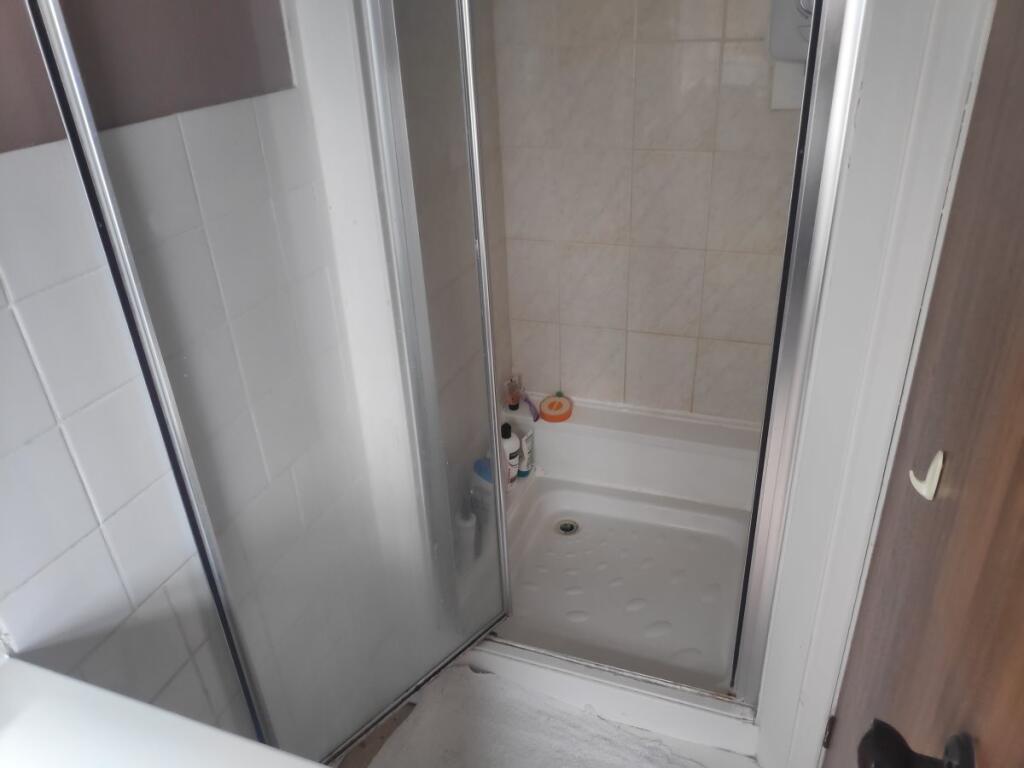 House in Reigate and Banstead, Surrey - View 5