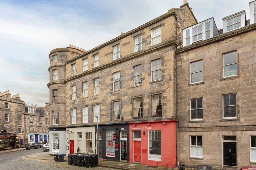 Main image of property: 3/2 Barony Street, New Town, EH3 6PD