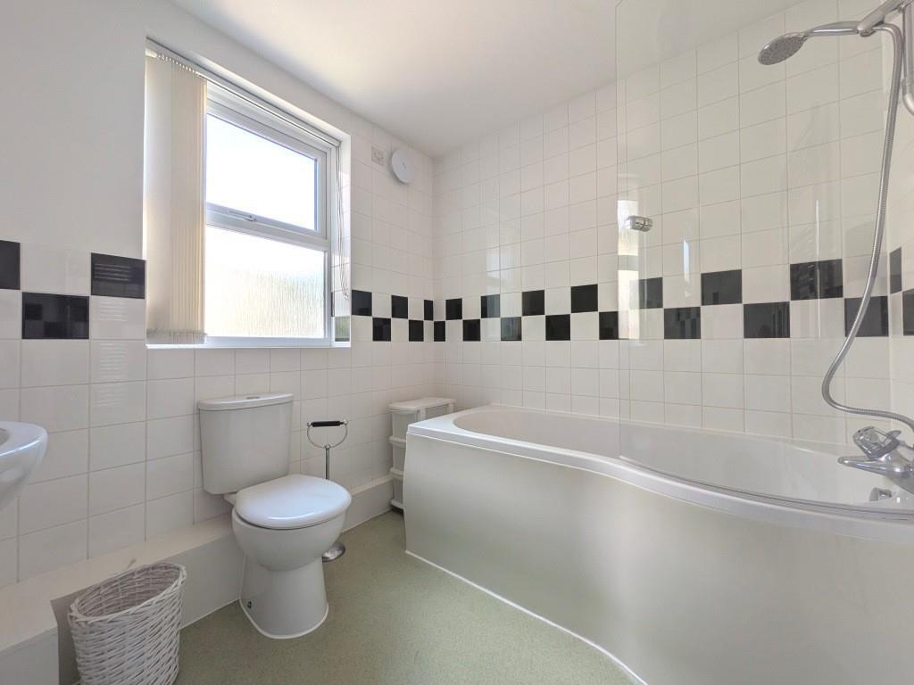 Apartment in Redhill - View 5