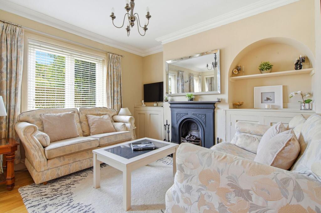 House in Sunningdale, Windsor and Maidenhead - View 2