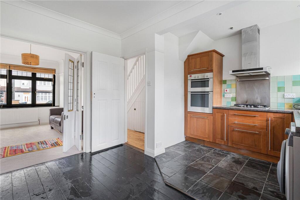 House in Croydon - More