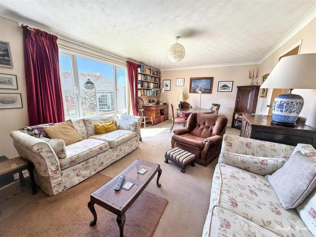 Apartment in Truro - View 3