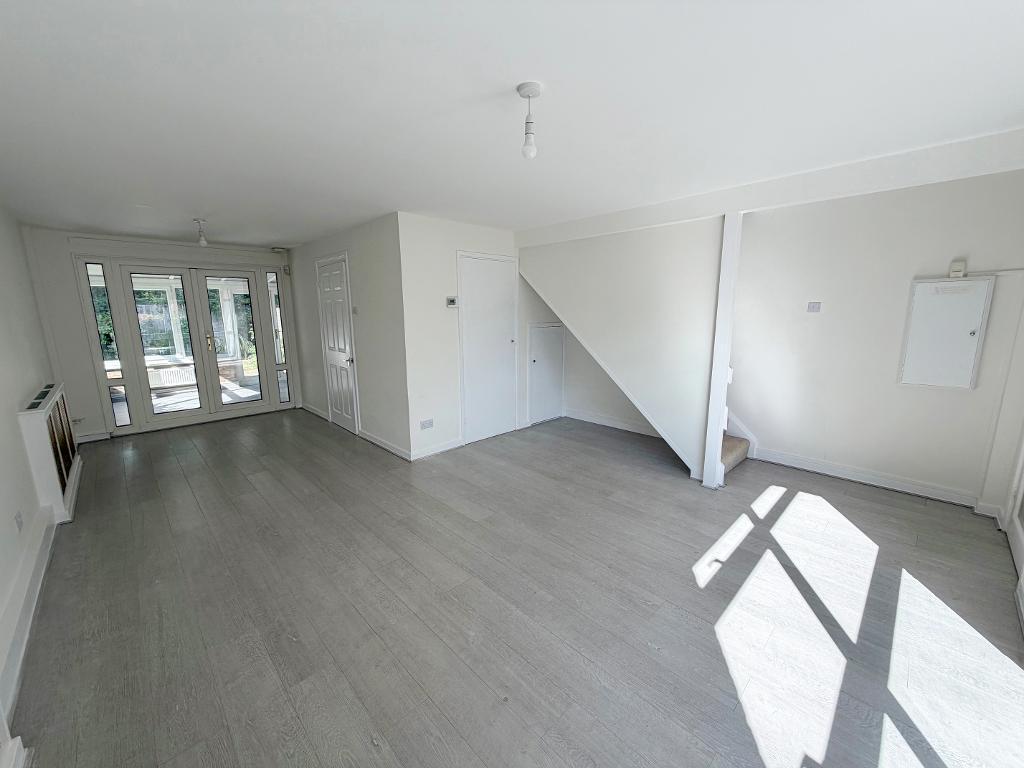 Nicola Close, South Croydon, Surrey, CR2 6NB photo 2