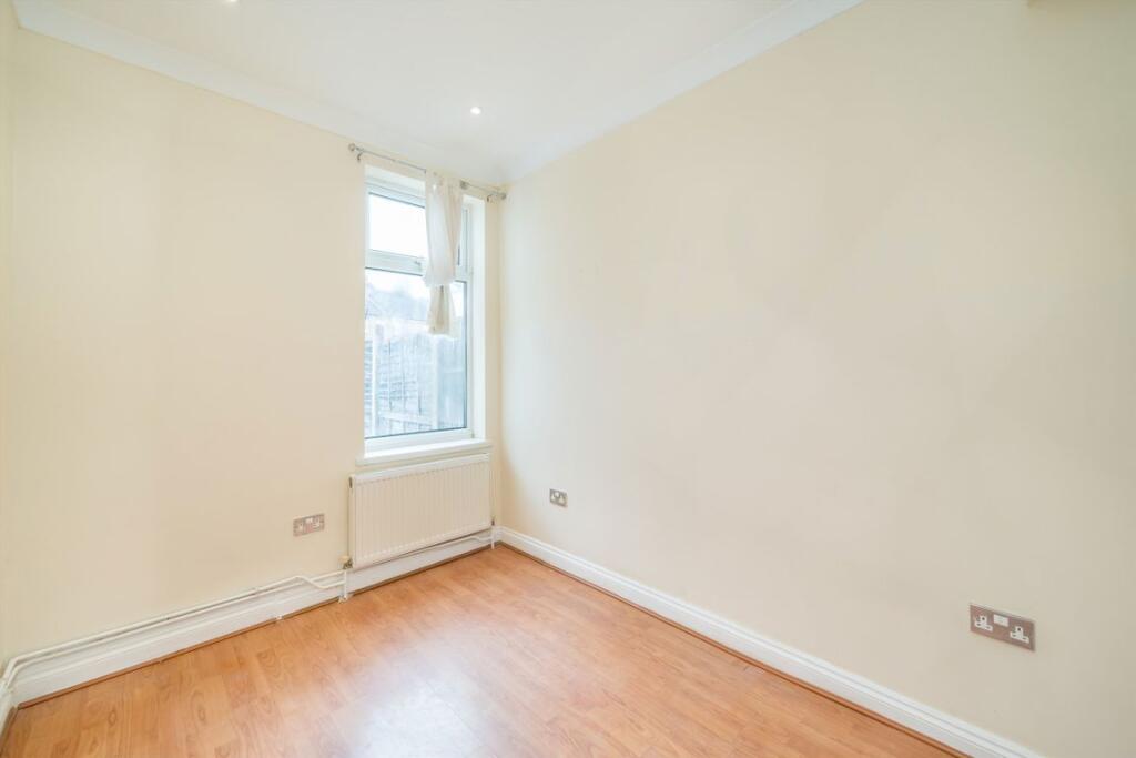 House in Croydon - View 2