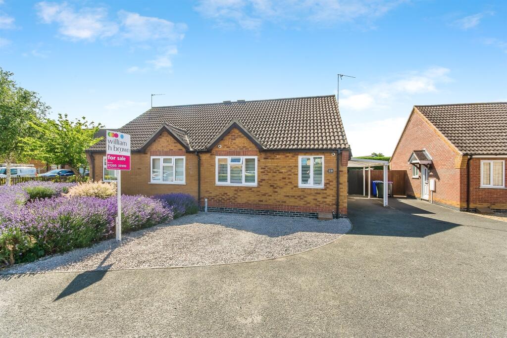 2-bed bungalow on Reams Close, Fishtoft, Boston, £170,000