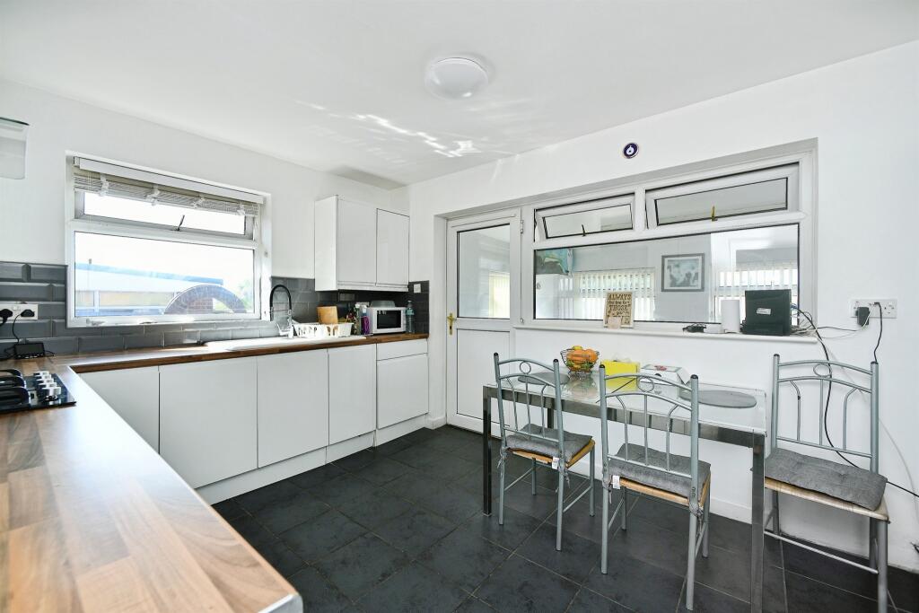 House in Brighton, Whitehawk - View 4