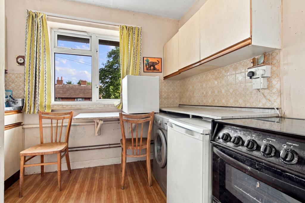 Apartment in Slough - View 4