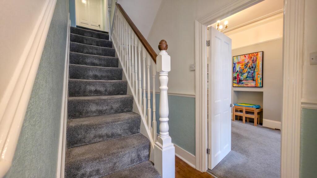 House in London - View 2