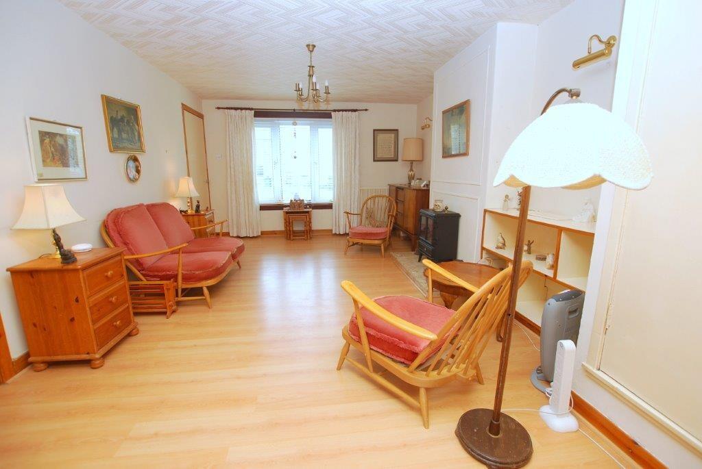 Lindores Drive, West Mains, East Kilbride, G74 photo 2