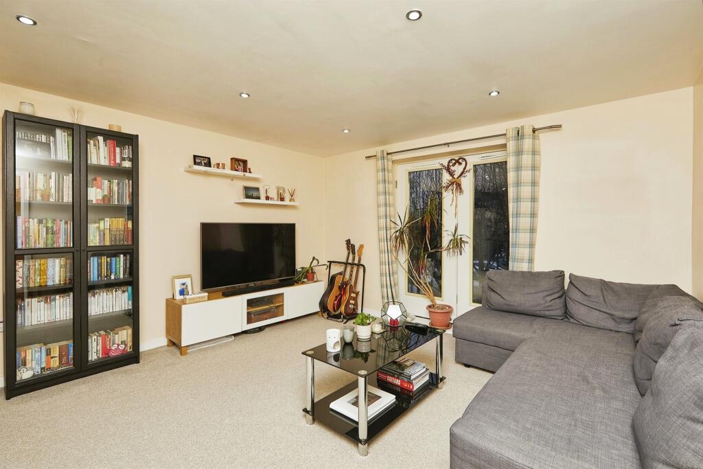 Apartment in Derby - View 4