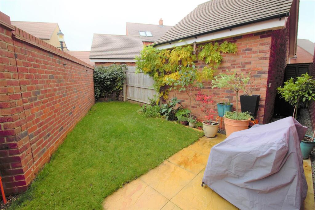 Alwin Court, Great Denham, Bedford photo 4