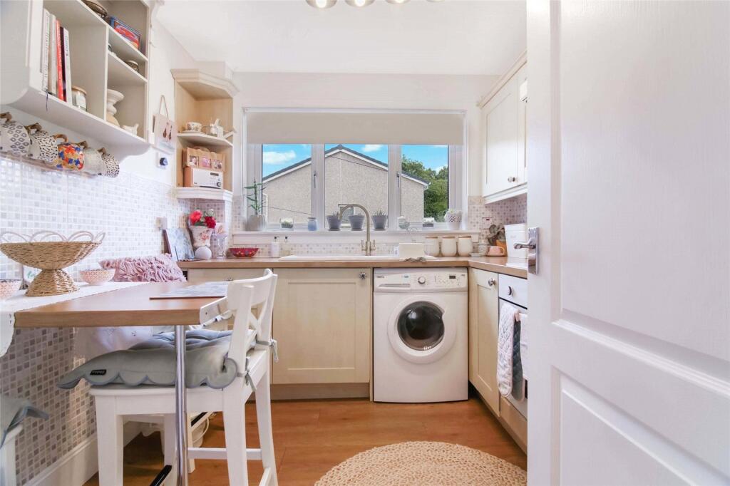 Apartment in Barrhead, Boylestone - More