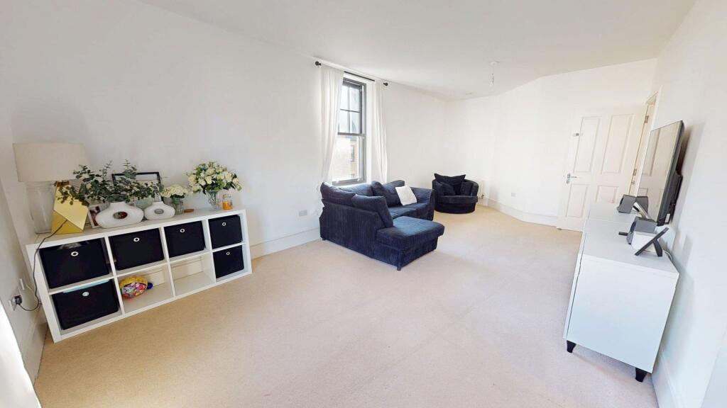 Apartment in Northampton - View 3