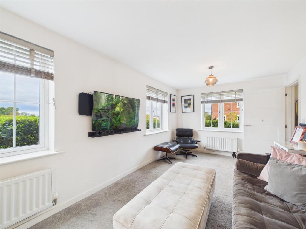 House in North West Leicestershire, Castle Donington - More