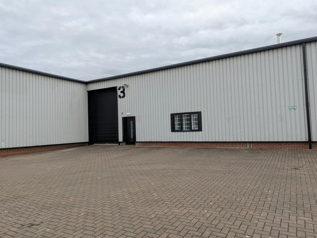 Denham Court Brunel Drive Newark (7).jpg