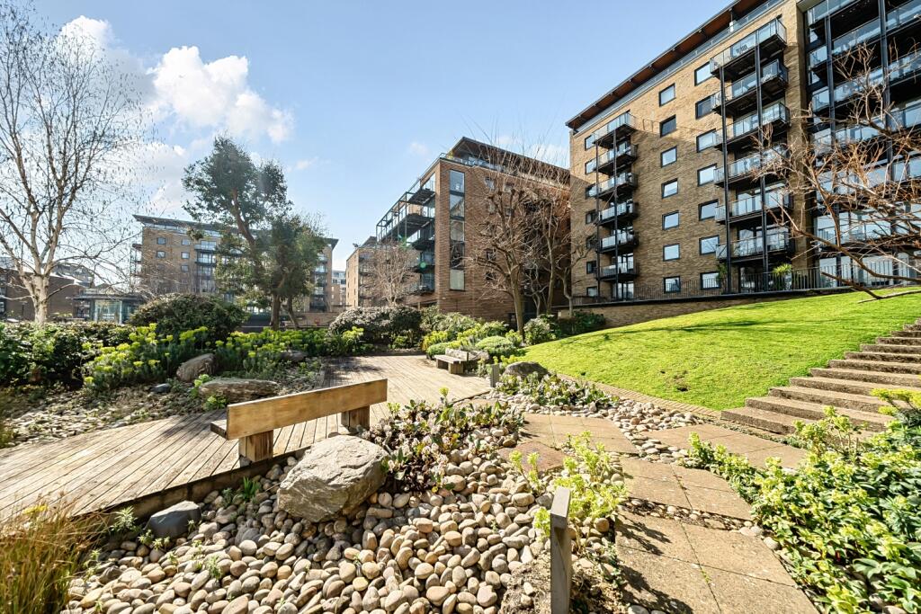Main image of property: BERGLEN COURT, 7 BRANCH ROAD, LONDON, E14