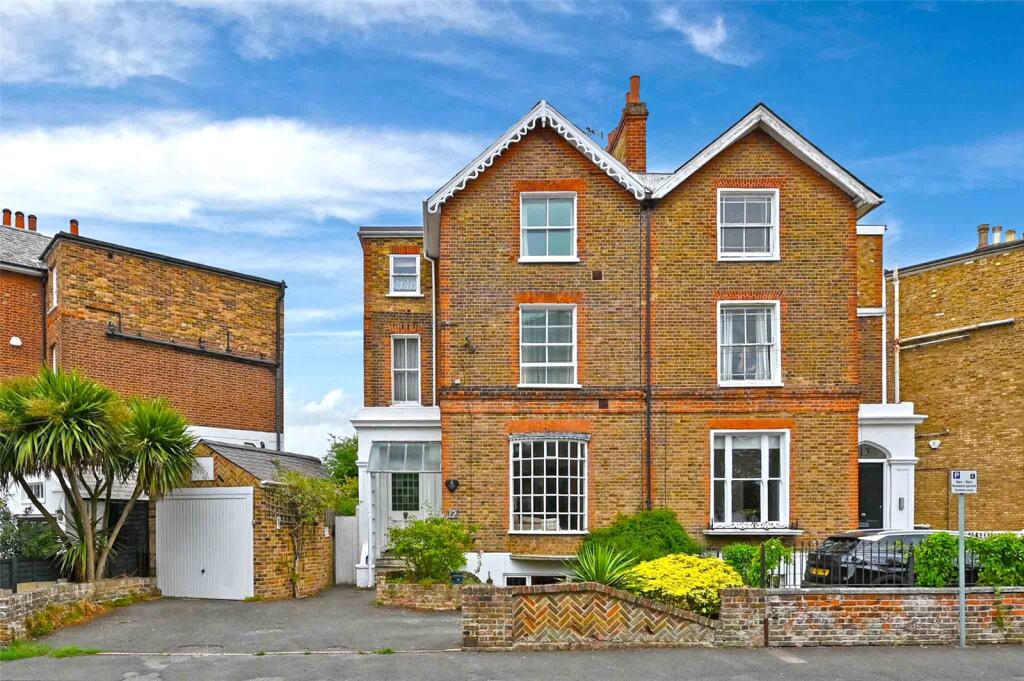 Trinity Place, Windsor, Berkshire, SL4. 5 bedroom semi-detached house for sale