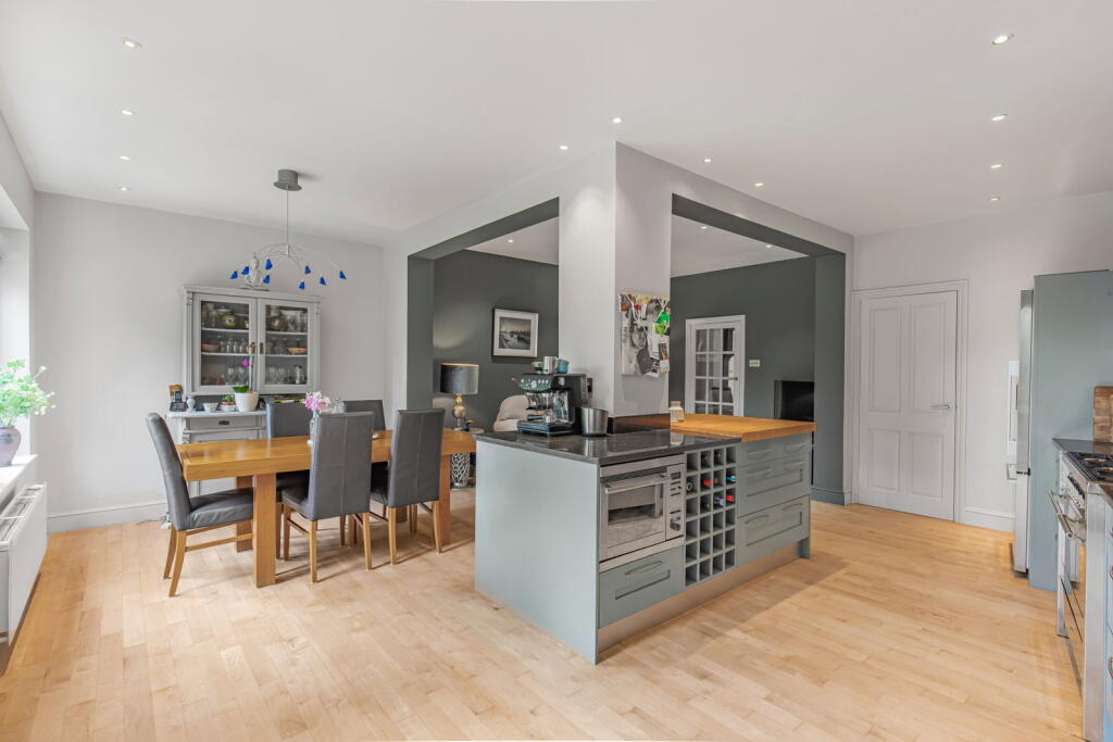 House in London, Sheen, East Sheen - More
