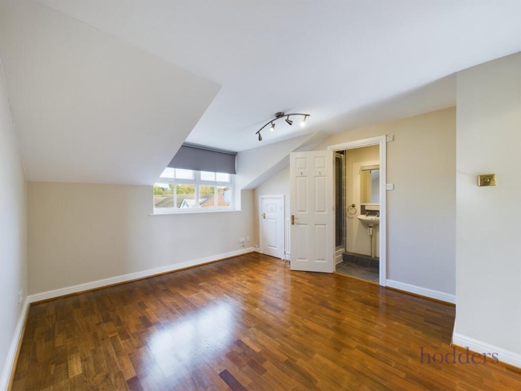 House in Kingston upon Thames - View 4