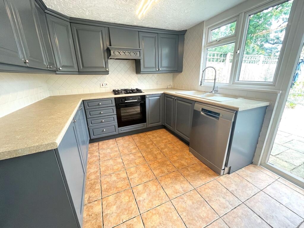 House in Knutsford, Cheshire East - More