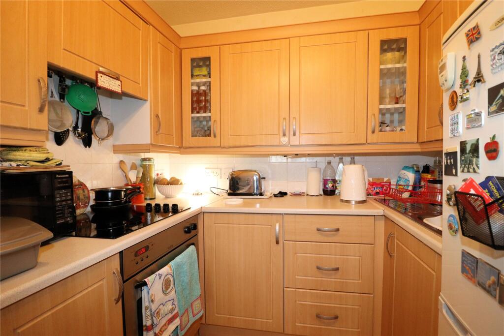 Mount Hermon Road, Woking, Surrey, GU22 photo 2