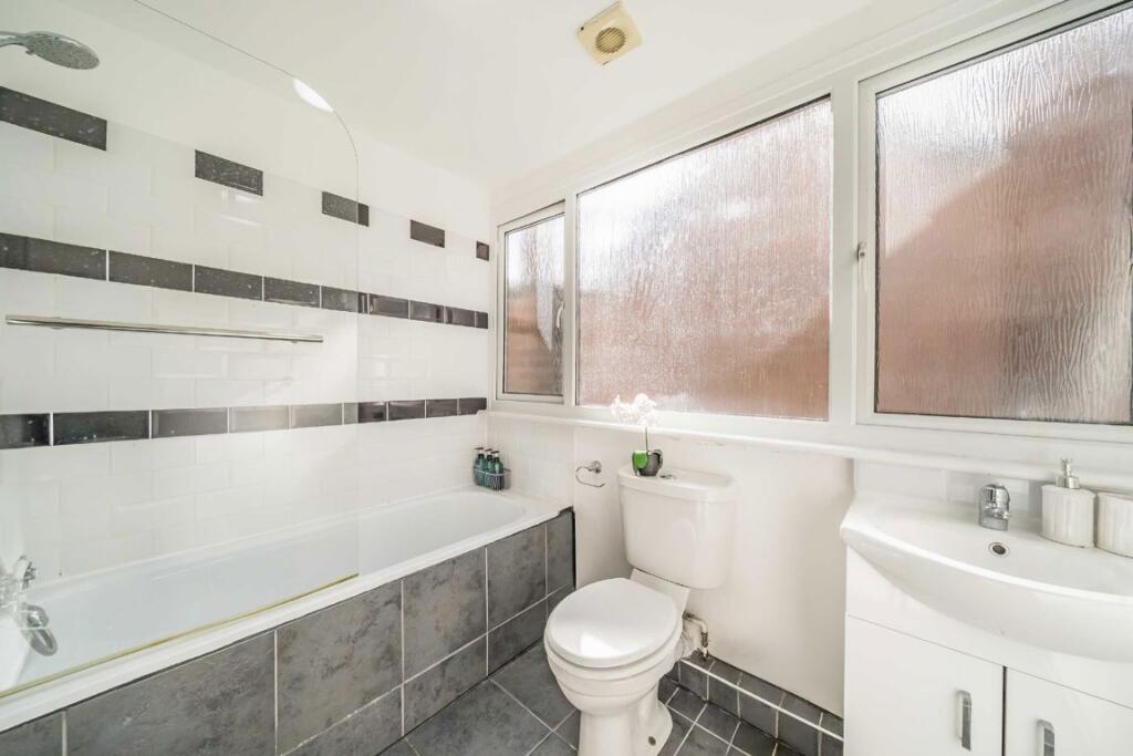 Apartment in London - View 4