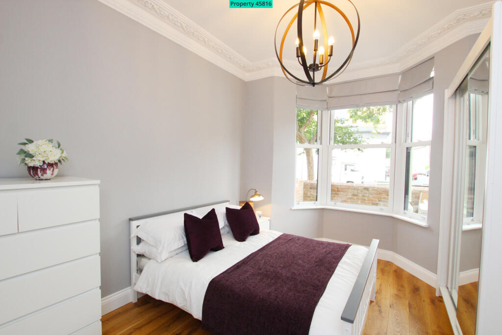 House in London - View 5