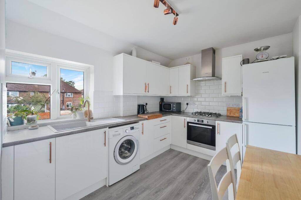 Apartment in Epsom and Ewell, West Ewell - View 4