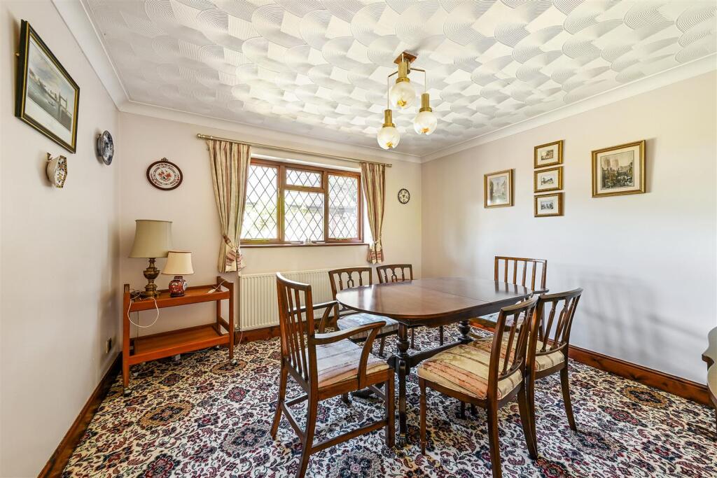 House in Clanfield - View 4