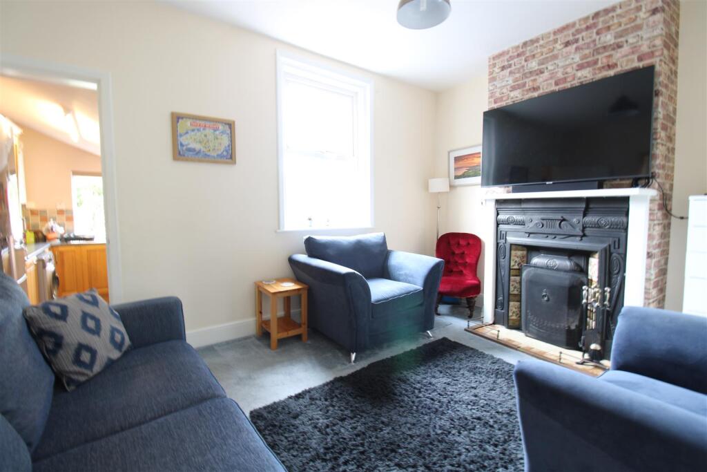 House in Portsmouth - More
