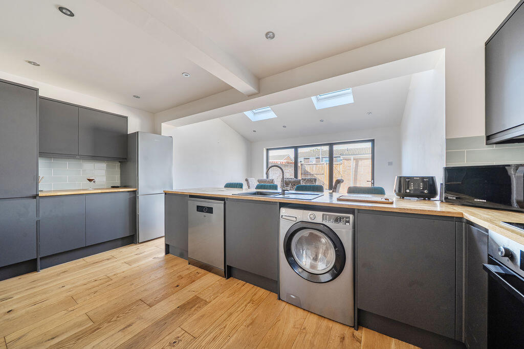 House in Milton Keynes, Bedford - View 5