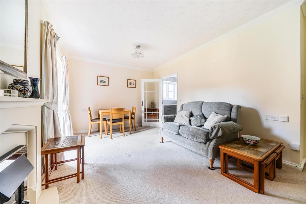 Apartment in Salisbury, Wyndham Park - View 4