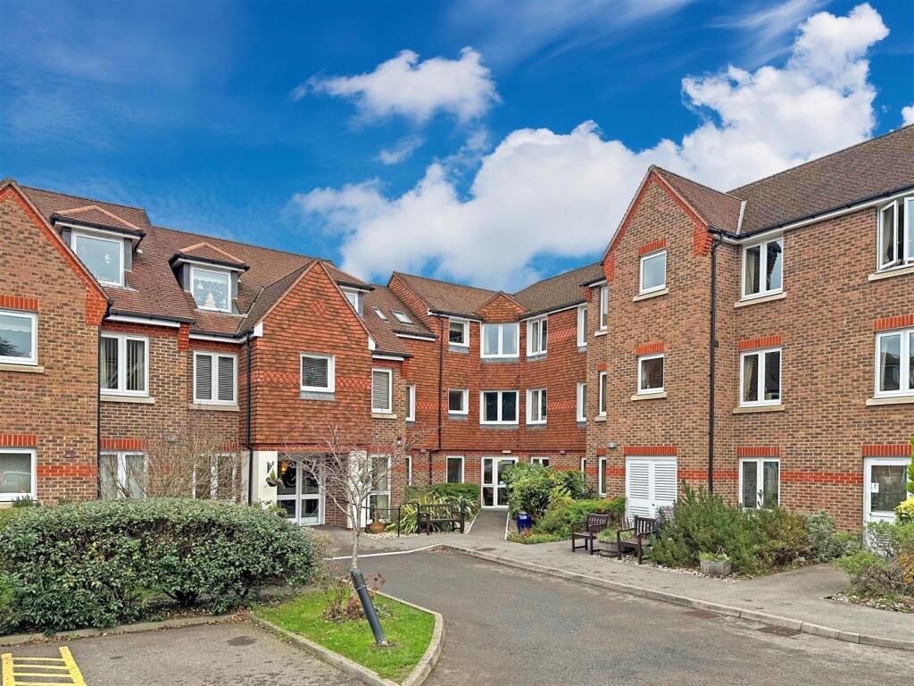 London Road, Redhill - More
