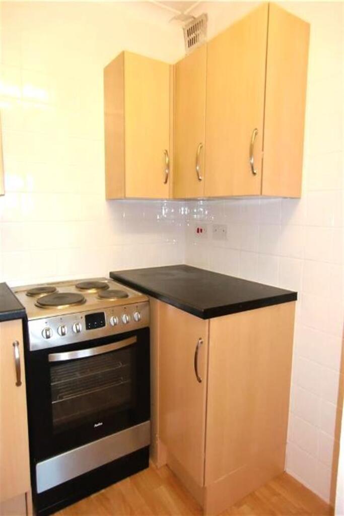 Apartment in Eastbourne, East Sussex - View 4